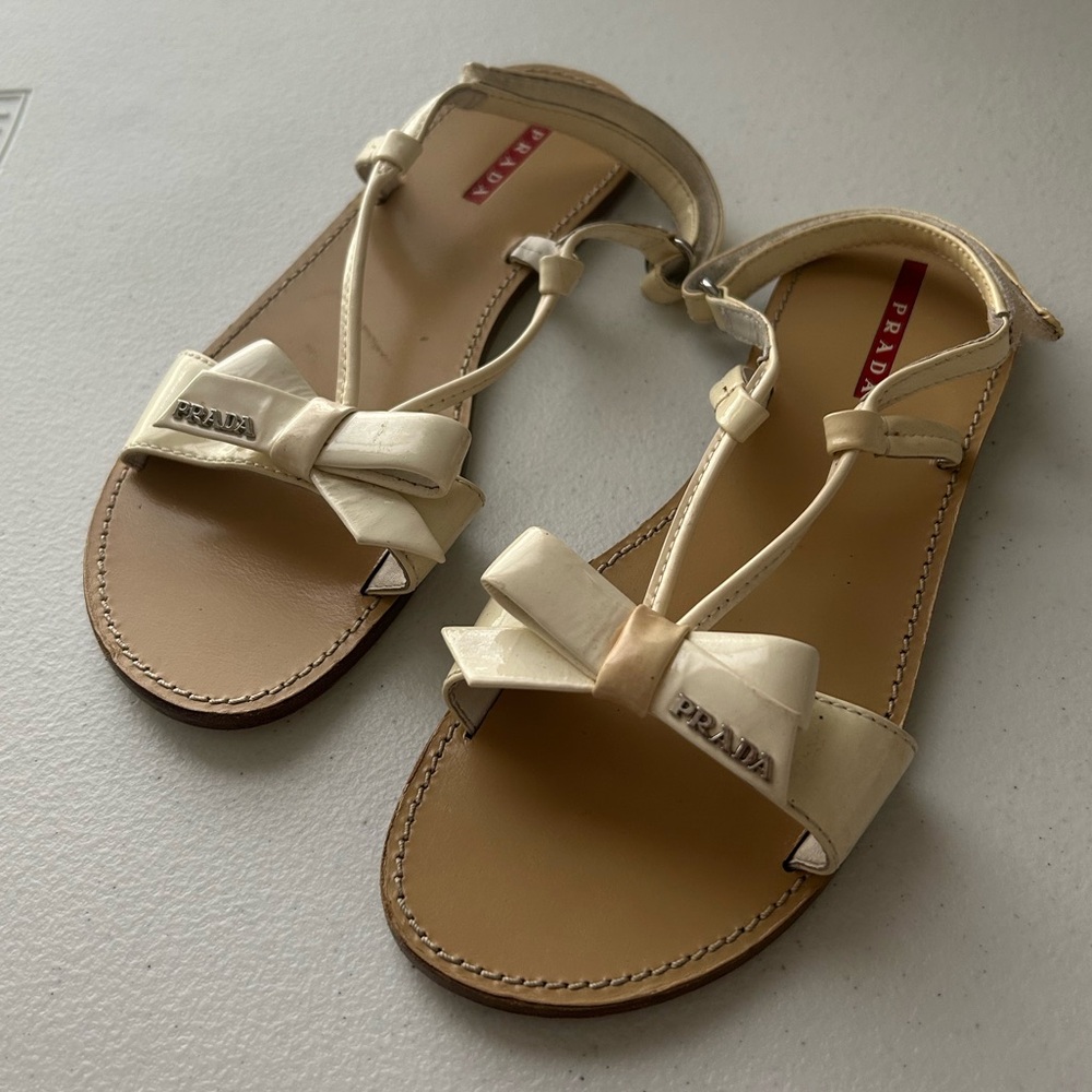 Prada Kids Girl Cream Bow Thong Sandals Ankle Strap Designer Flats Size 4–4.5 - Picture 3 of 16